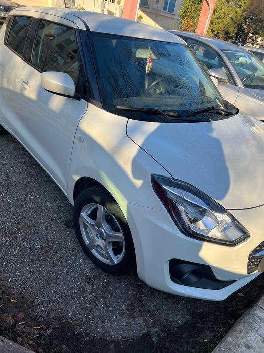 Vand Suzuki Swift Passion 1.2 hibrid 2WD, an 2022, 55000 Km -12500euro