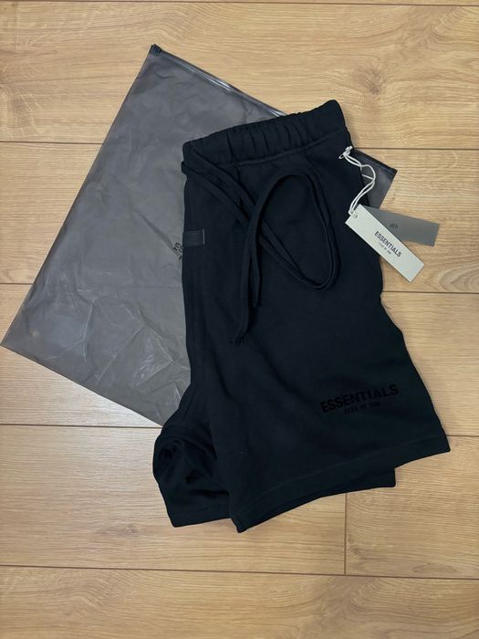 Essentials къси гащи черни