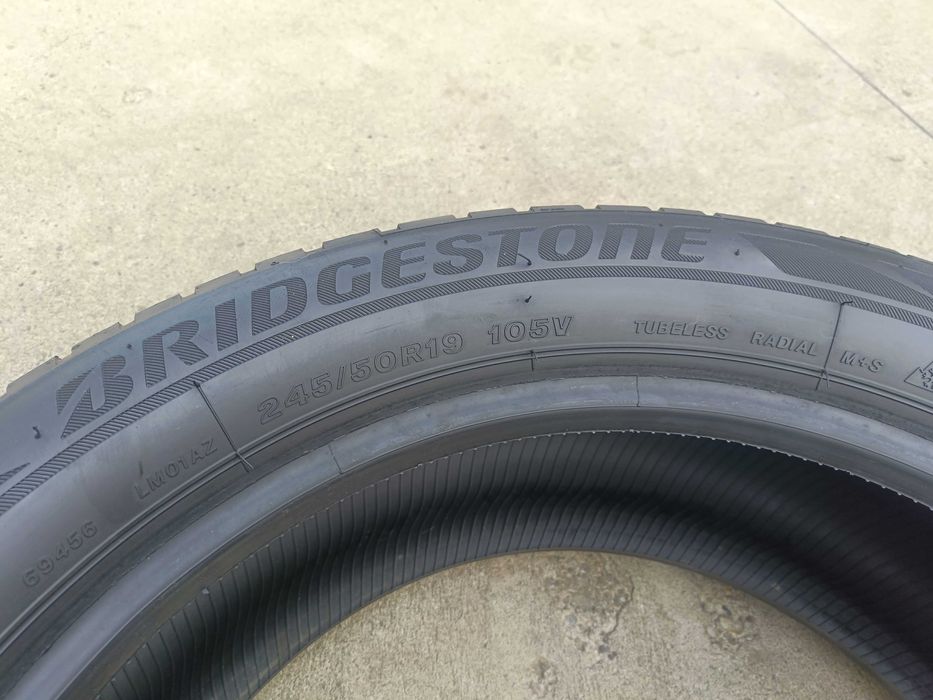 Doua anvelope iarna 245 50 19 bridgestone blizzak LM 001 run flat
