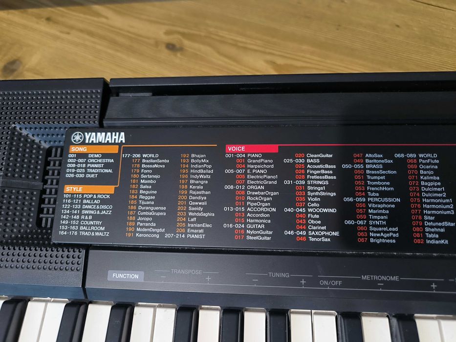 Orgă electronică Yamaha cu 5 octave.