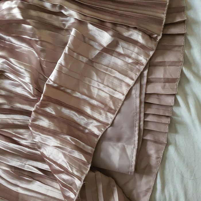 Fusta plisata din saten