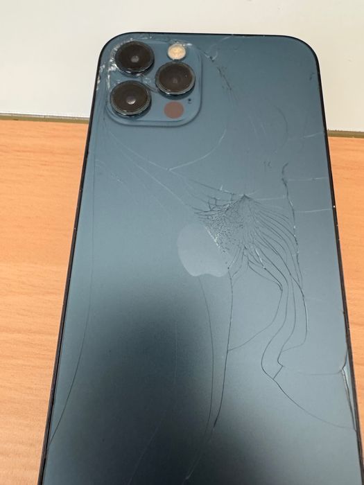 iPhone 12 Pro 128GB – за ремонт, работещ