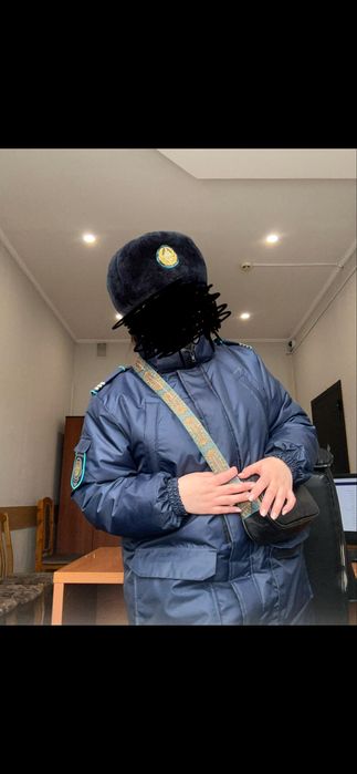 Продам бушлат и зимнюю ушанку, тревожный мешок,