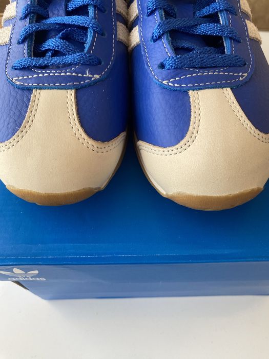 Маратонки Adidas.Чисто нови