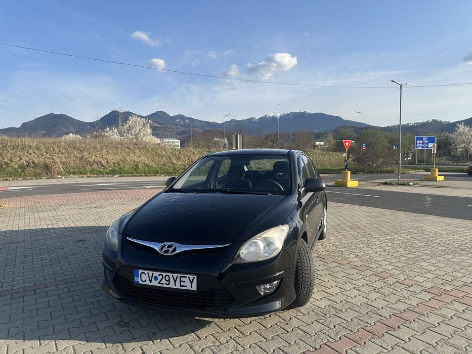 Hyundai i30 2011 • 176.200 km • GPL •