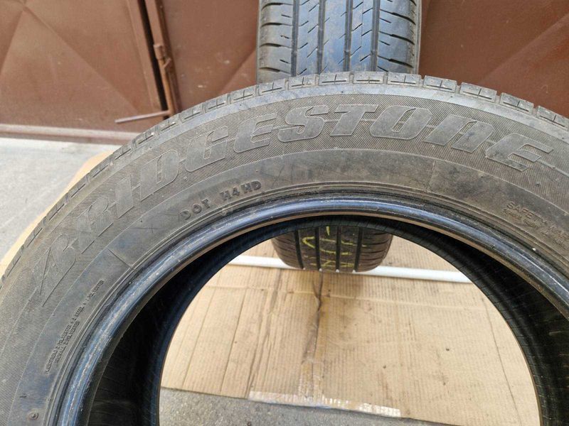 2 Bridgestone R18 225/60
летни гуми
DOT4617