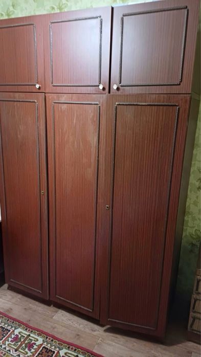 Продаю б/у шифоньер