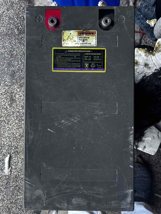 Baterii pentru sistem solar 12x2=24v  nu se dau separat preț negociabi