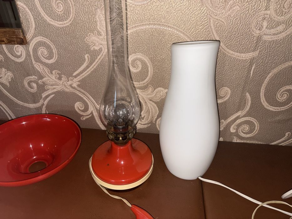 Настольные электрические лампы