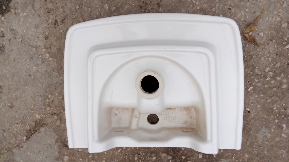 Бяла мивка за баня