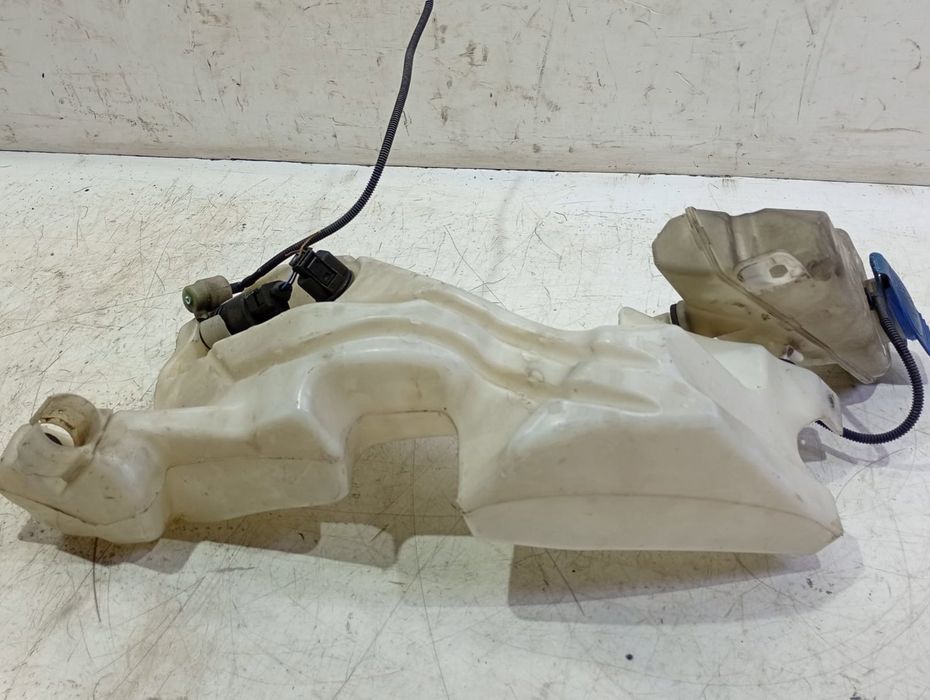 Vas lichid parbriz 8E0955451AR Seat Exeo 1 (2009 - 2012)