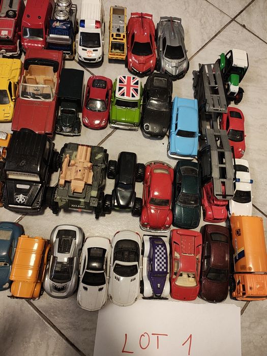 Vând mașinuțe metal și plastic - LOT 1