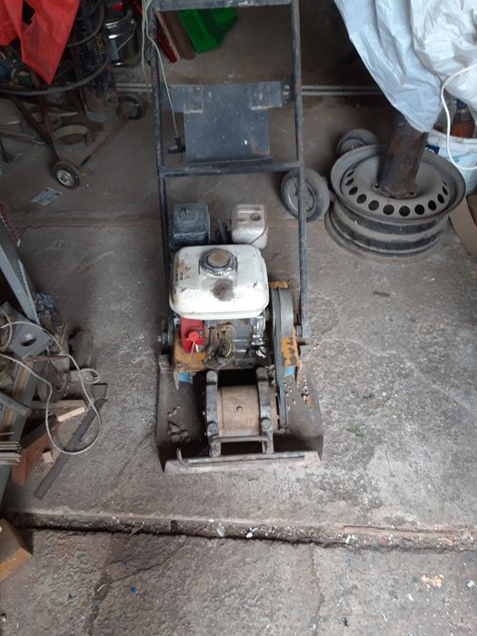 Бензиновый трамбовчик