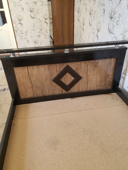 1 кишилик кровать срочно сотилади