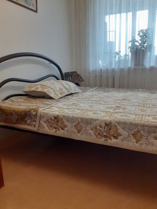 Продам 2-х спальнюю кровать