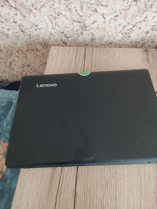 Ноутбук Леново..