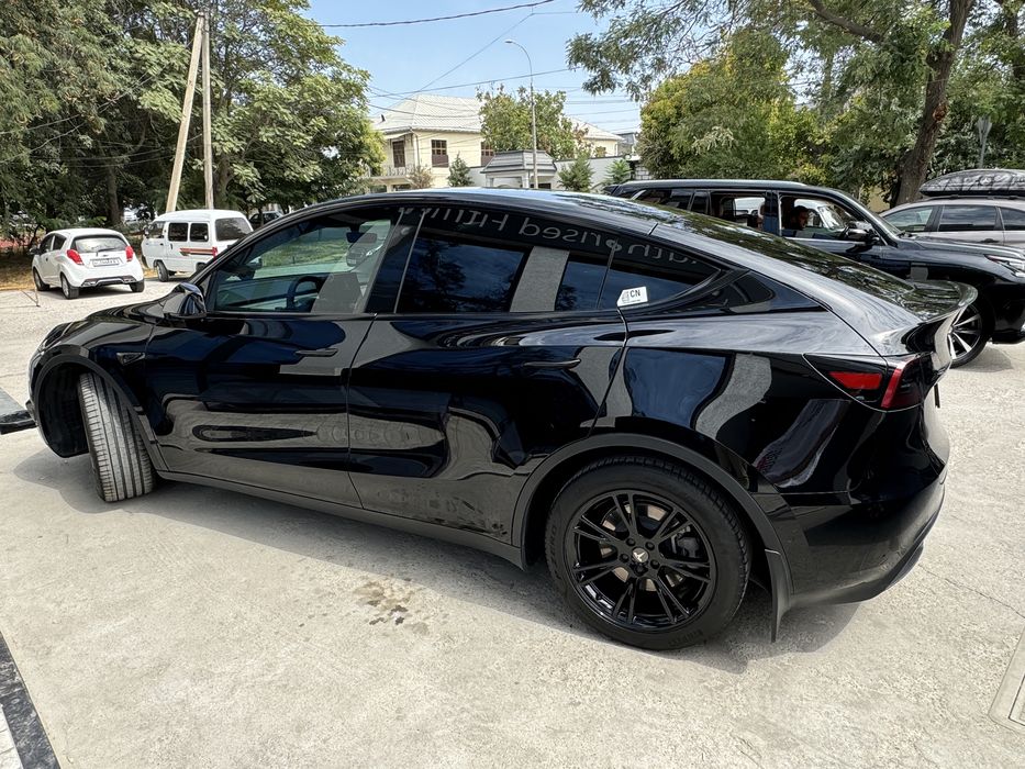 Продам Тесла Model Y.