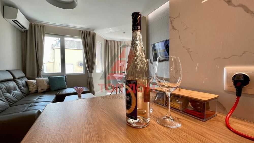 Дава се под наем Двустаен апартамент в Варна, Операта - 65 кв.м за 714 € - Снимка #3