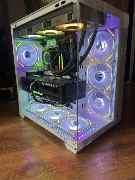 Геймърски компютър/ I7 13700K/Водно/32GB/RTX 5080/2TB SSD