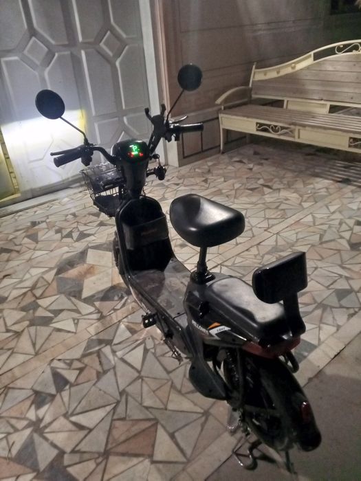 Skuter pellones holati yangi buzuq joyi yoq yangi skuter pellones