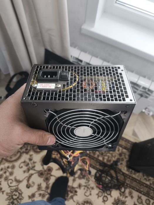 Продам блок питания 550w