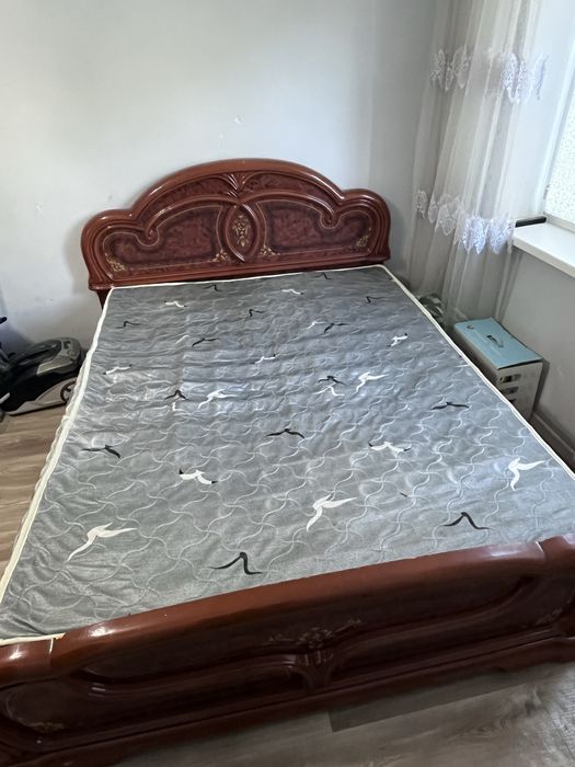 Двухспальная кровать