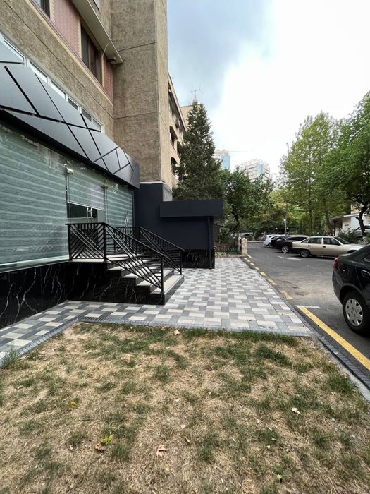 Аренда офиса 90 кв.м  Дархан метро хамида алимжана