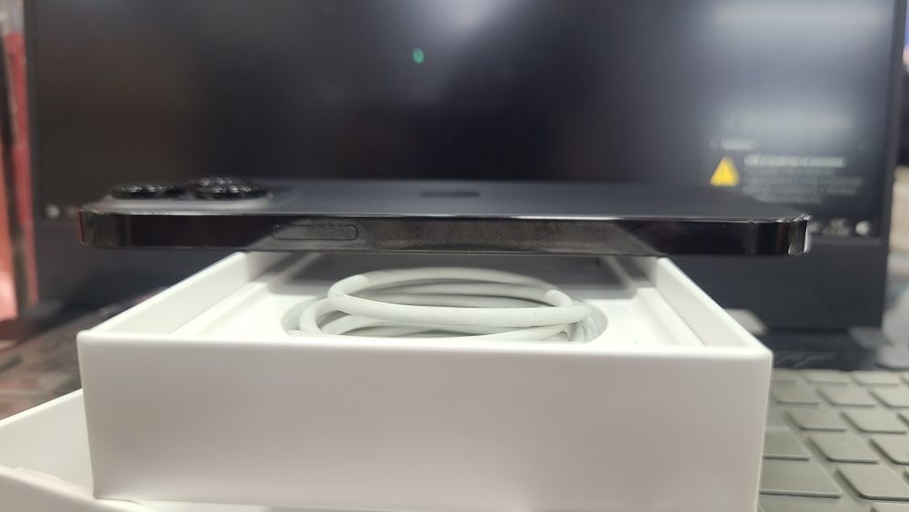 iPhone 14 Pro Max sim e-sim uzimeidan o'tgan