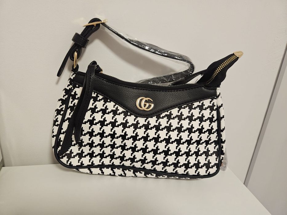 ДАМСКИ кожени чанти Guess,Louis Vuitton i CK