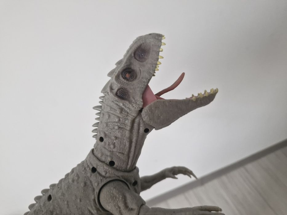 Динозавр и дракон