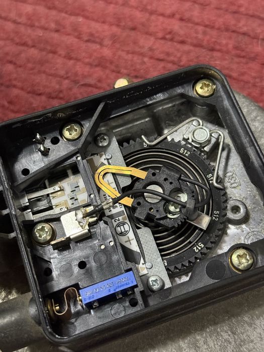 Продам валюметр на бмв е30 двигатель м40