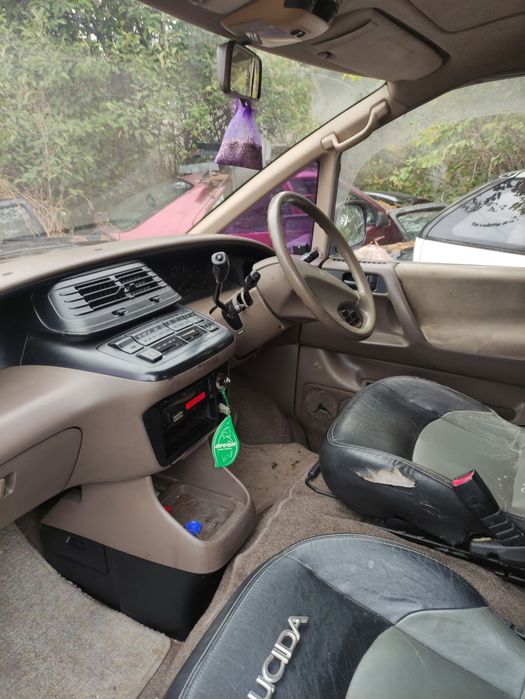 Toyota Van цяла или на части