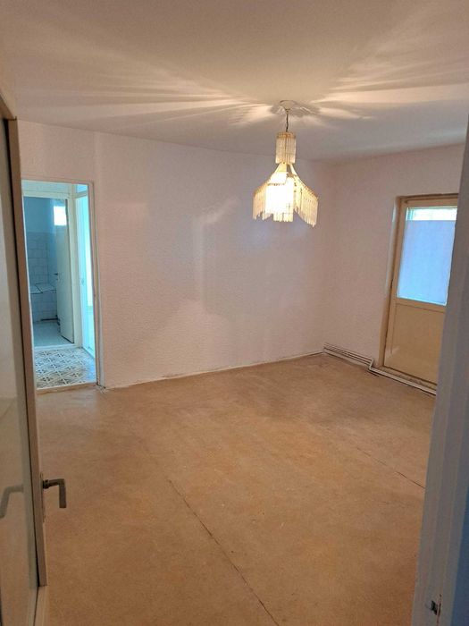 Vand apartament 2 camere Rm-Sarat