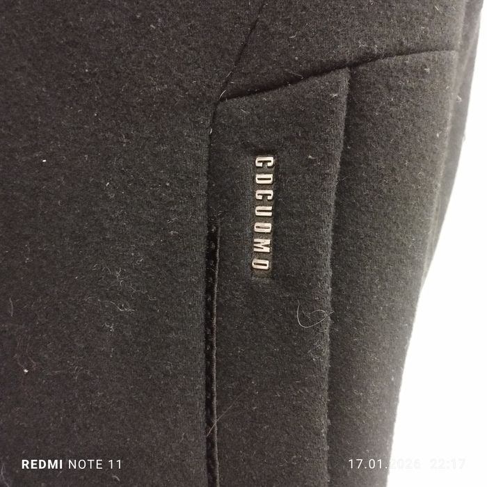 Пальто и белые рубашки