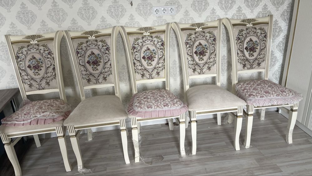 Стулья из дерева