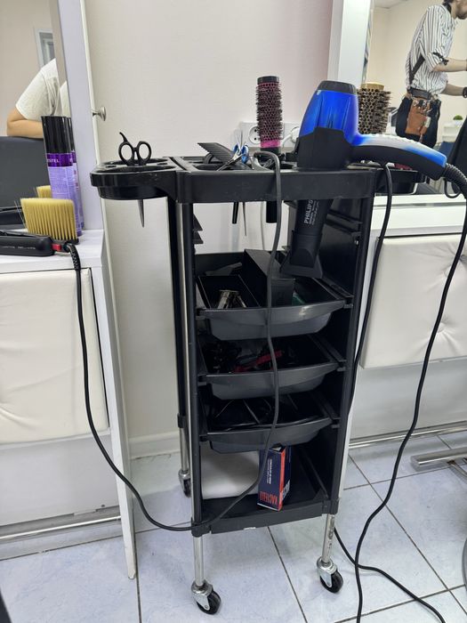 Продам срочно салонные оборудование