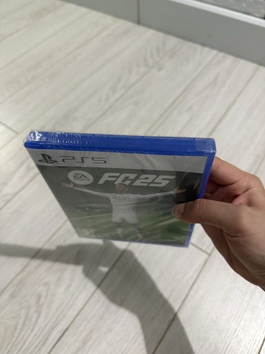 ПРОДАМ Fifa 25 на PS 5