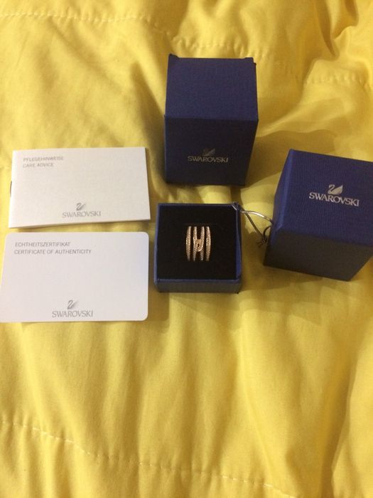 Пръстен сваровски