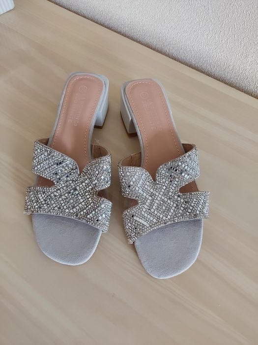 Продаются шлепанцы