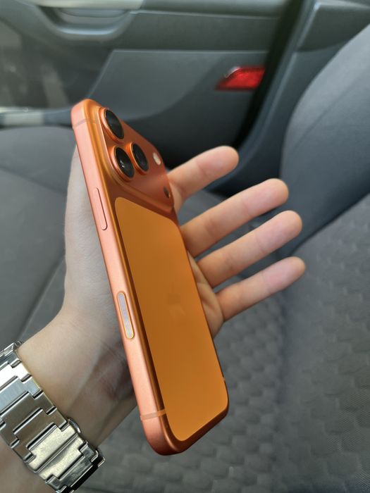 iPhone 17 Pro 256GB, capacitate maximă 100%,32 de încarcari