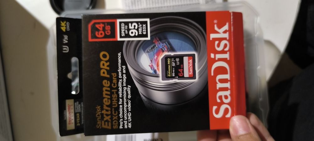 Canon R7 + кейдж + карта 64GB + батерия