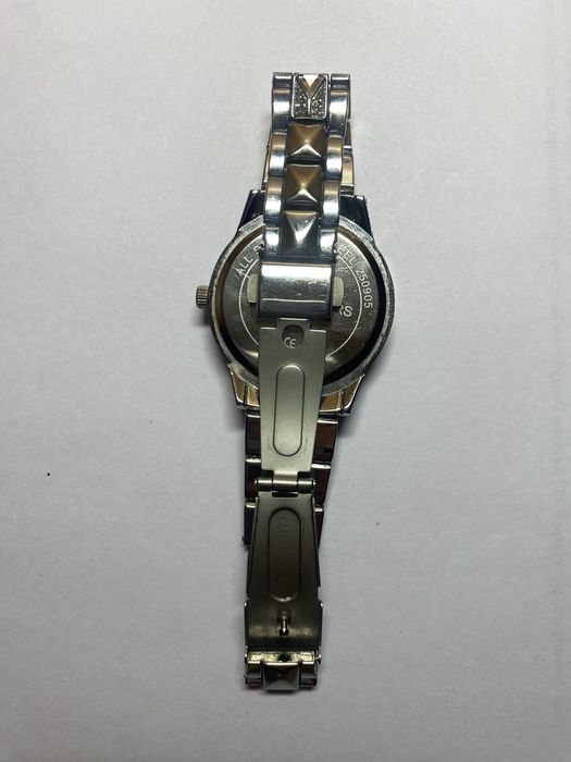 Женские наручные часы