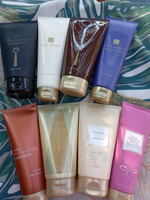 Душ гелове, лосиони, спрейове,  кремове за лице и тяло.