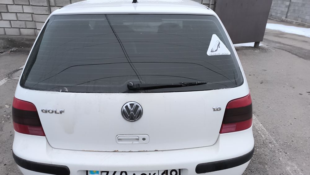 Автомобиль Фольксваген гольф 4