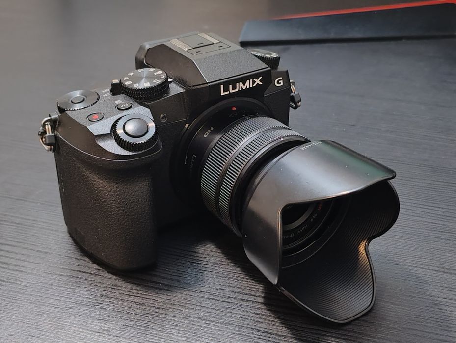 Lumix G7 + 25mm f1.7 + 14-42mm