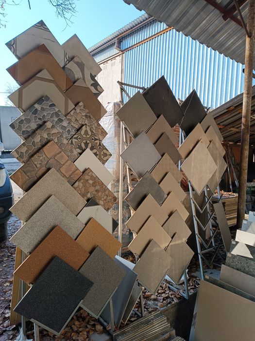 Продам Экспозиторы, стенды. (Ёлочка)