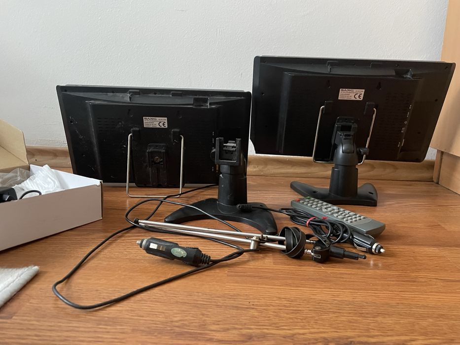 Преносим Телевизор 12 V / 220 V