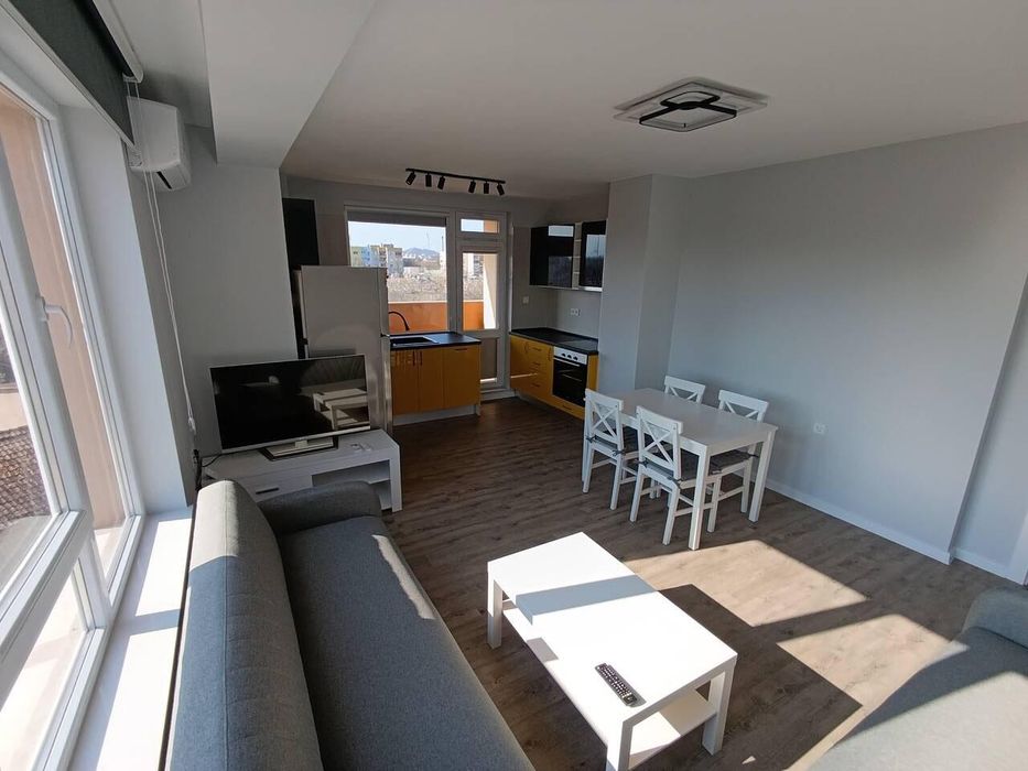 Дава се под наем Двустаен апартамент в Пловдив, Тракия - 63 кв.м за 425 € - Снимка #1