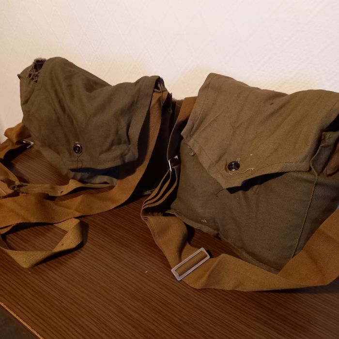 Противогазы советские, 2 комплекта