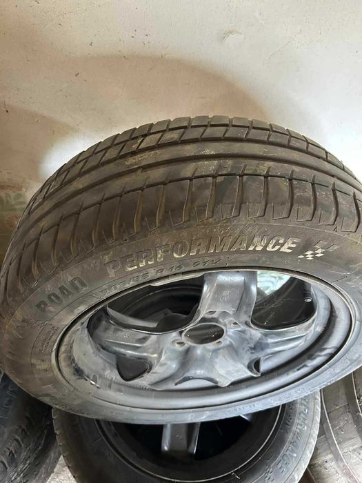 Продавам 4 гуми и джанти